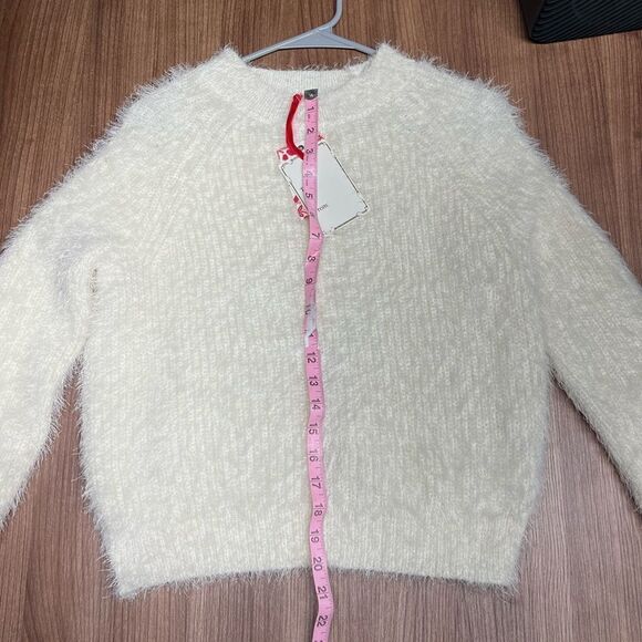 NWT fuzzy cream sweater - Picture 7 of 7